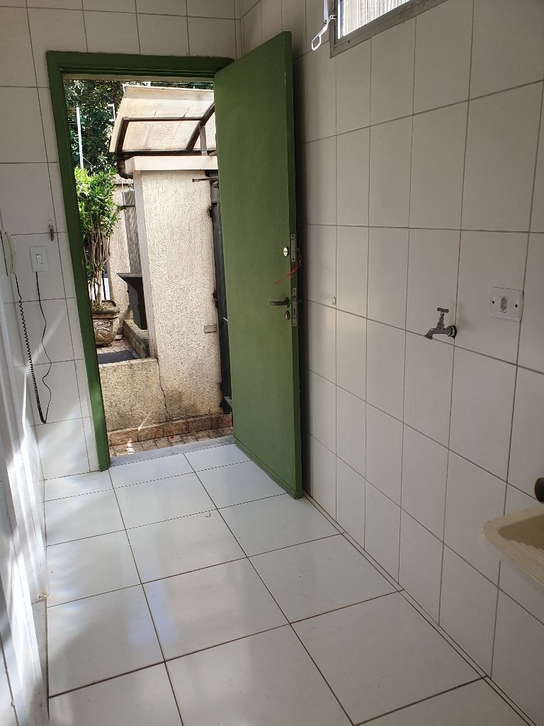 Apartamento para alugar com 3 quartos, 137m² - Foto 16