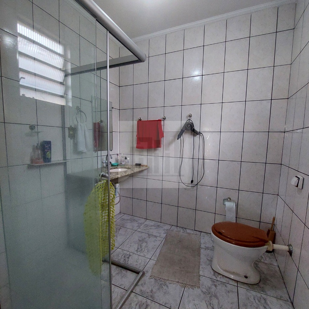 Casa para alugar com 4 quartos, 300m² - Foto 13