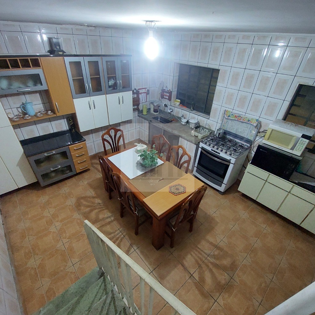 Casa para alugar com 4 quartos, 300m² - Foto 45