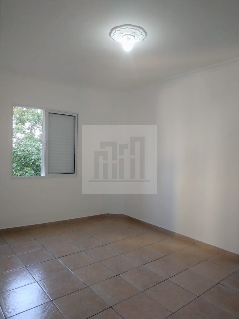 Apartamento para alugar com 2 quartos, 75m² - Foto 12