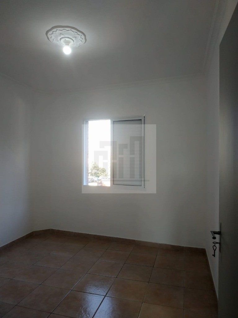 Apartamento para alugar com 2 quartos, 75m² - Foto 15