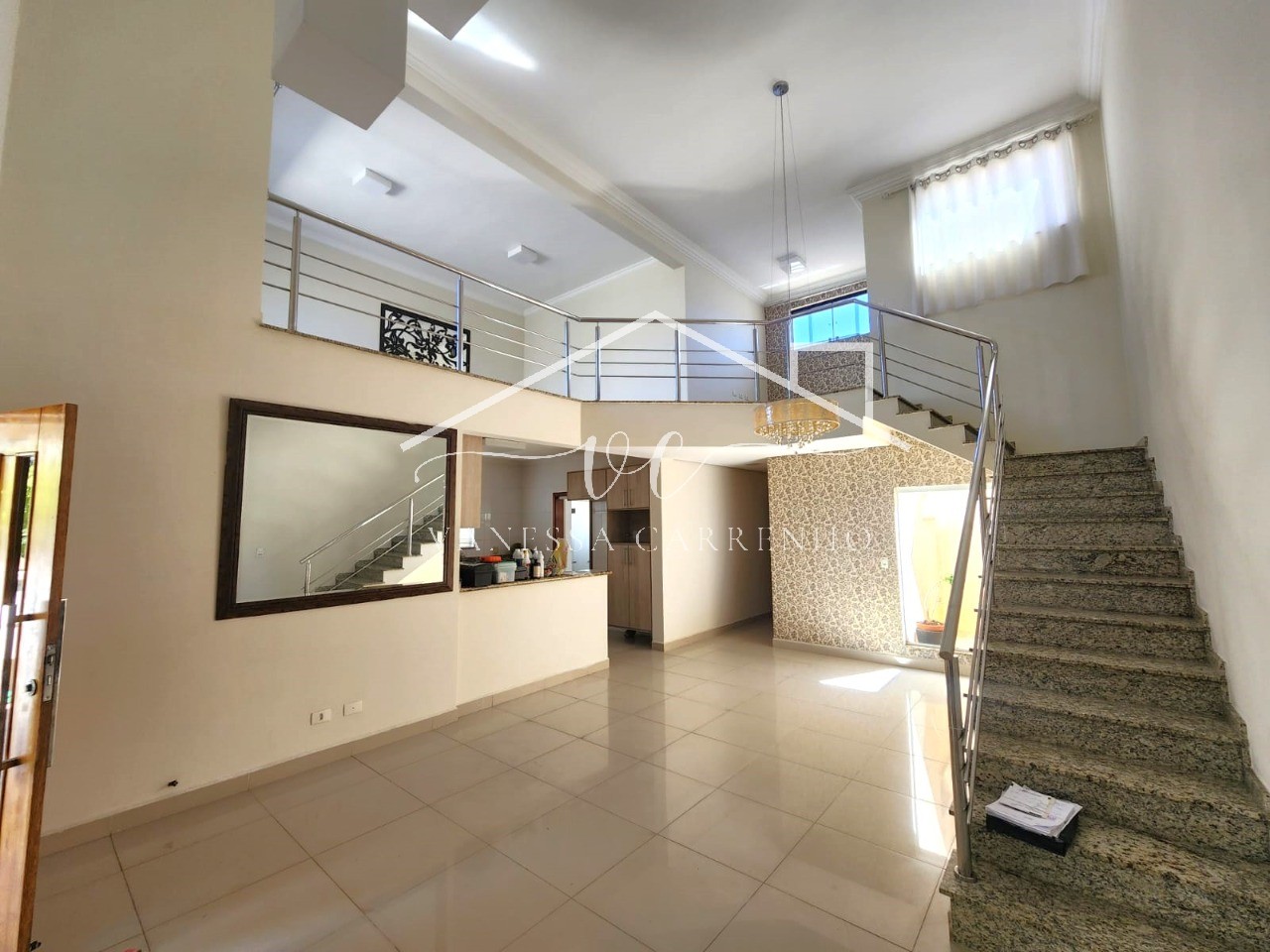 Casa à venda com 3 quartos, 250m² - Foto 2