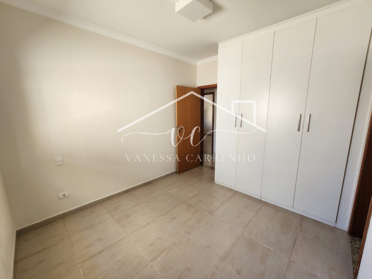 Casa à venda com 3 quartos, 250m² - Foto 8