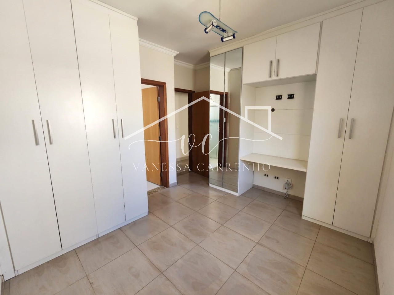 Casa à venda com 3 quartos, 250m² - Foto 11