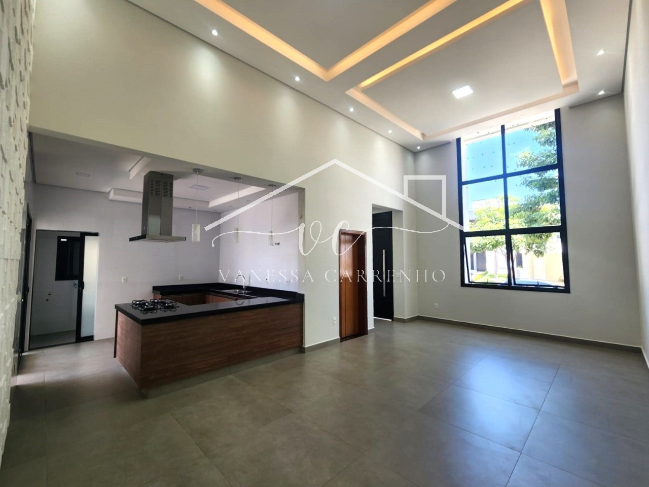 Casa para alugar com 3 quartos, 277m² - Foto 1