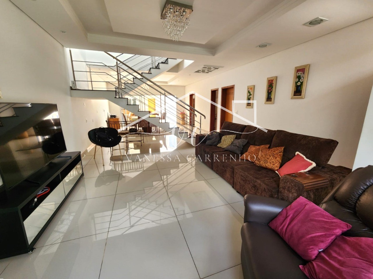 Casa à venda com 3 quartos, 280m² - Foto 2