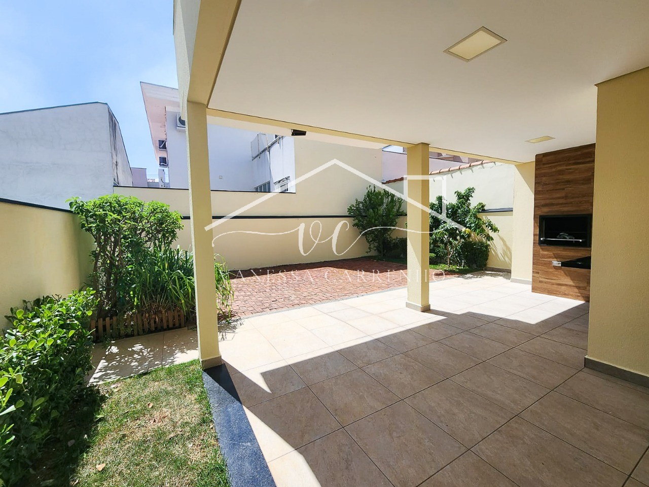 Casa à venda e aluguel com 3 quartos, 250m² - Foto 5