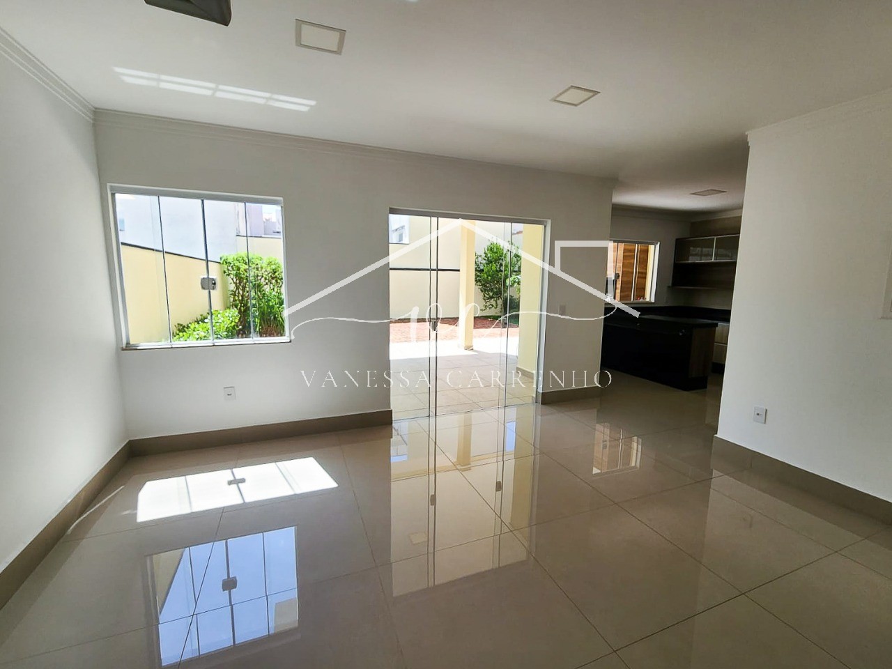 Casa à venda e aluguel com 3 quartos, 250m² - Foto 11