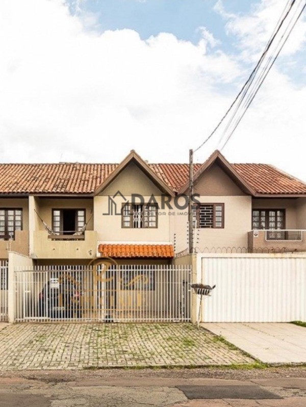 Casa à venda com 3 quartos, 150m² - Foto 1