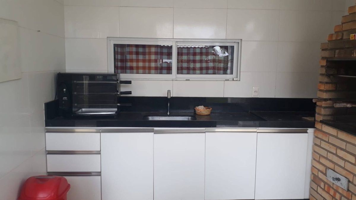 Casa em condomínio fechado 240m² 3 suítes em Bananeiras, a venda por R$1.300.000,00.
