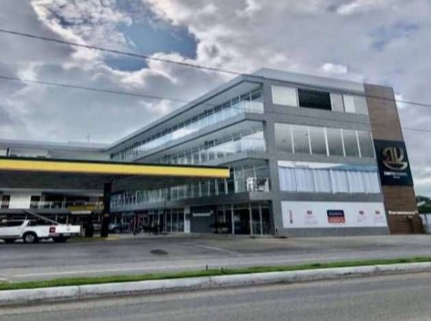 Sala Comercial 75m2 no Portal do Sol para locação por 4.500,00