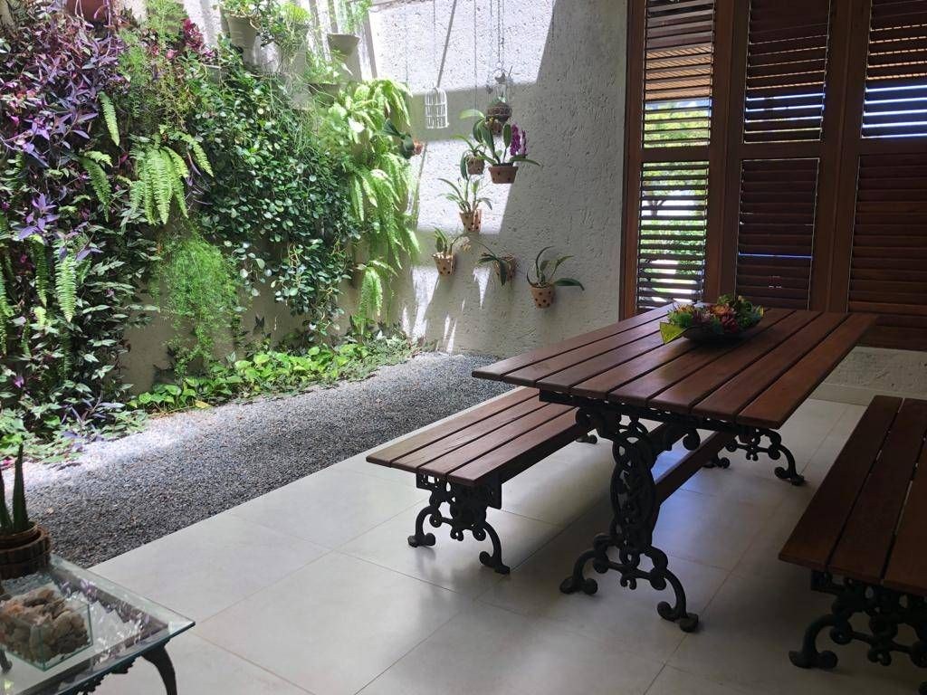 Casa em condomínio fechado 340m² 3 suítes, a venda por R$1.500.000,00.