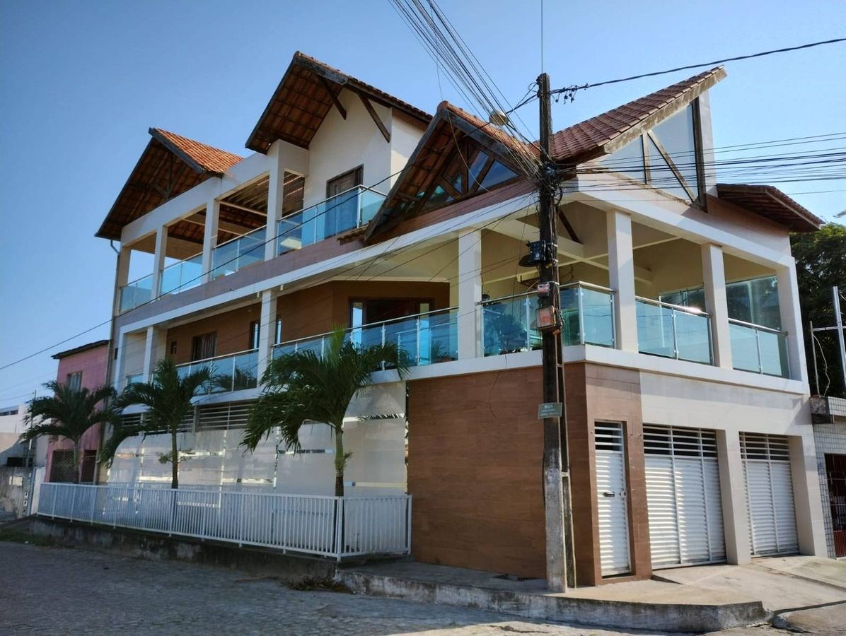 Casa com 5 quartos à Venda, Centro - Santa Rita