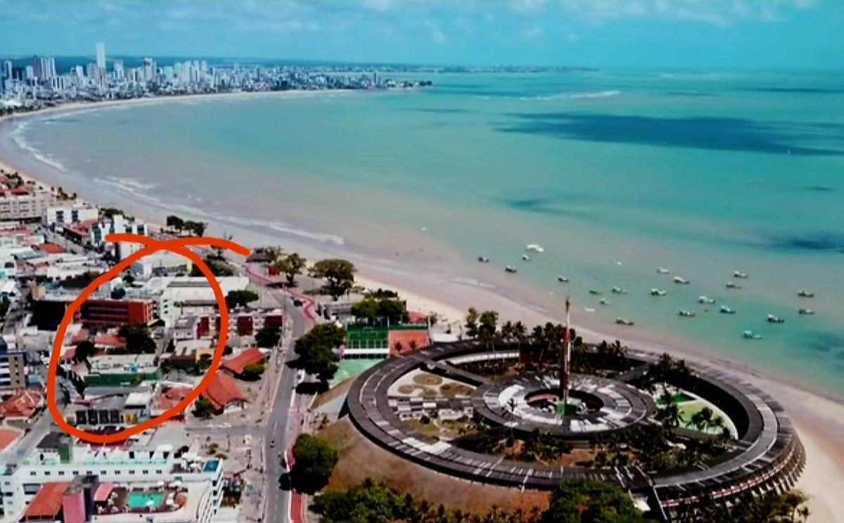 Prédio com 10 quartos suites para alugar em Tambaú