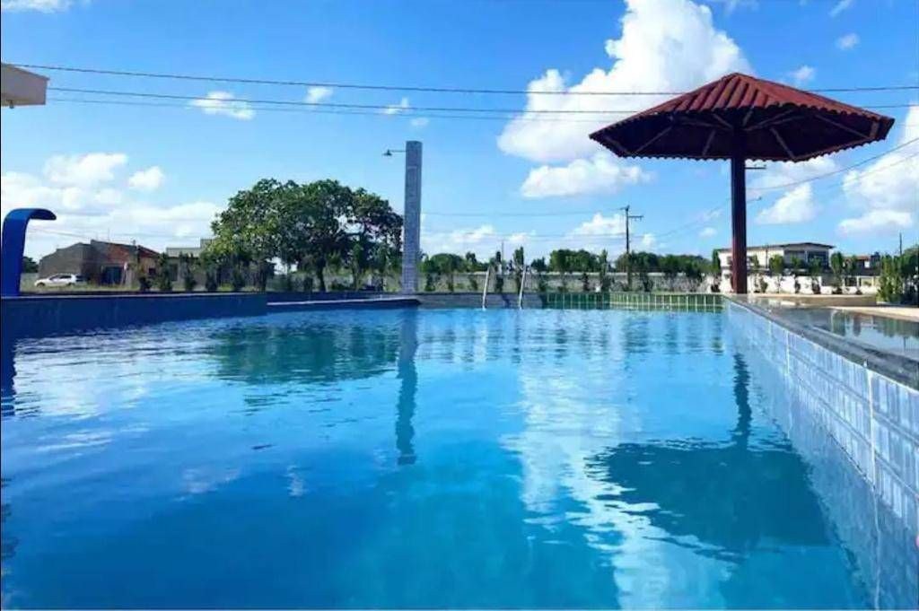 Casa em condomínio fechado 136m² 3 suítes em Bananeiras, a venda por R$690.000,00.