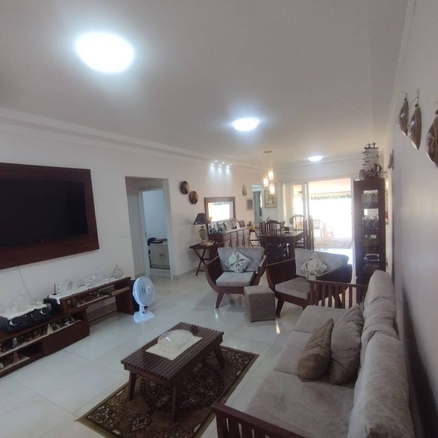 CASA ALTO PADRÃO COM 04 QUARTOS EM CONDOMINIO FECHADO