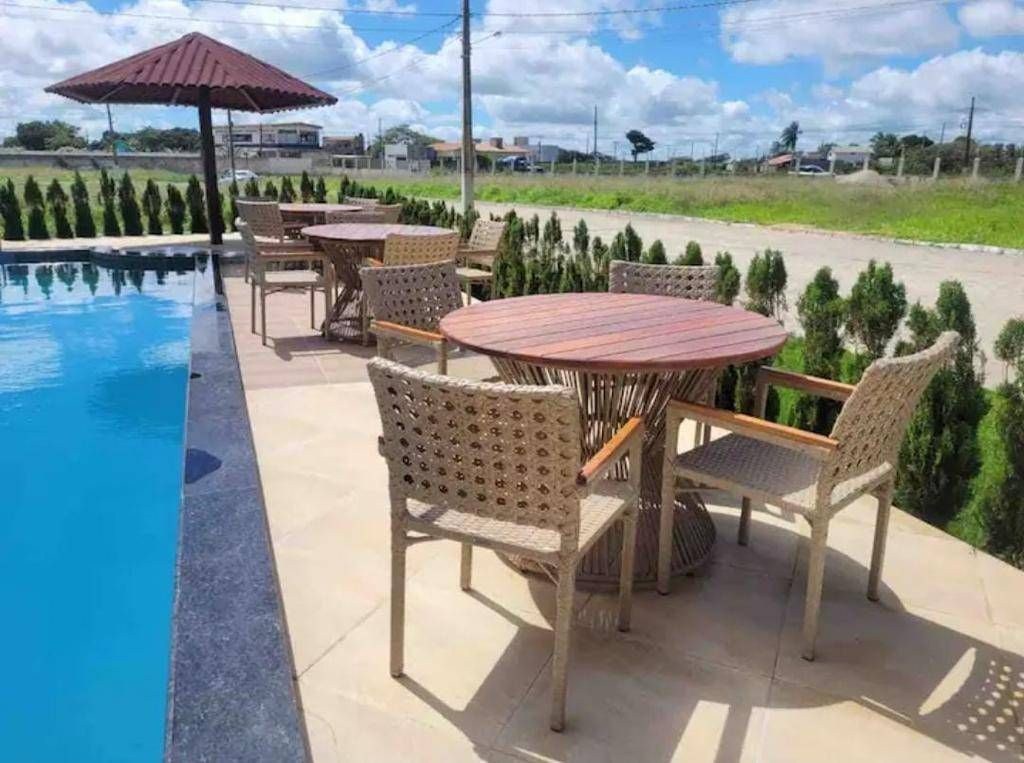 Casa em condomínio fechado 136m² 3 suítes em Bananeiras, a venda por R$690.000,00.