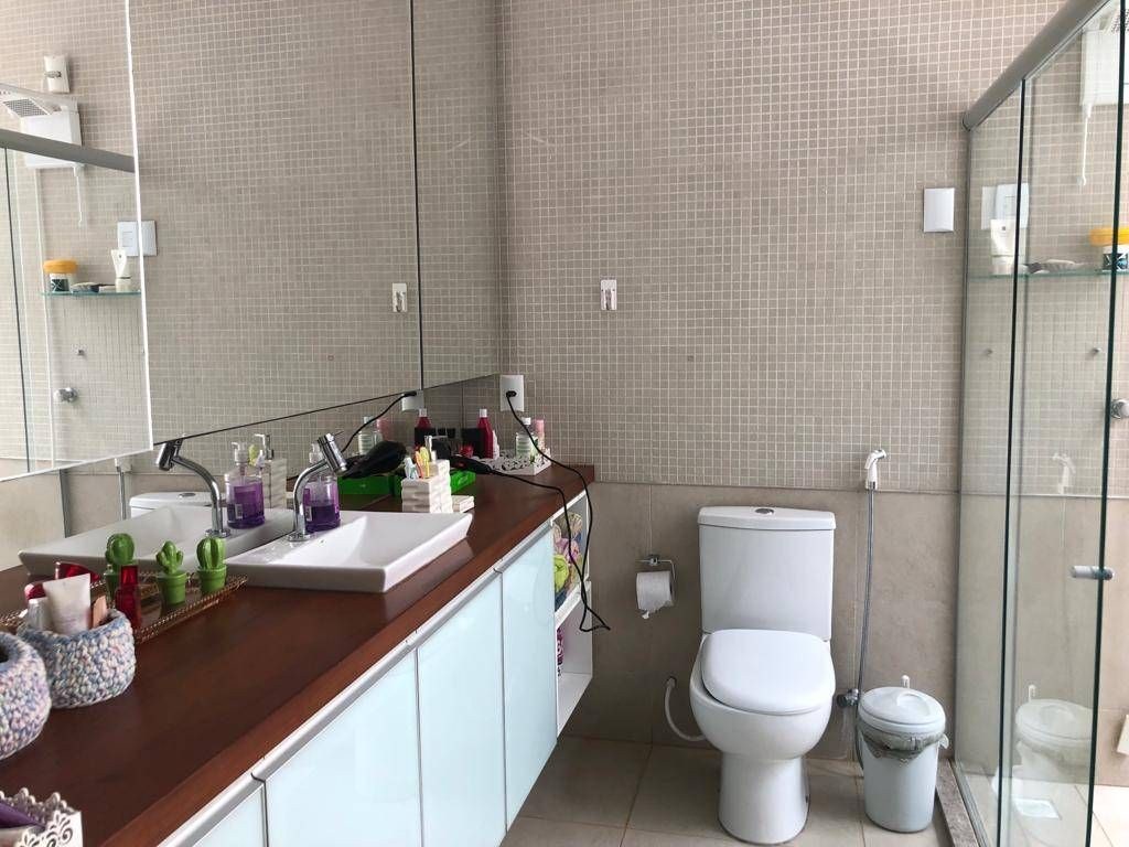 Casa em condomínio fechado 340m² 3 suítes, a venda por R$1.500.000,00.
