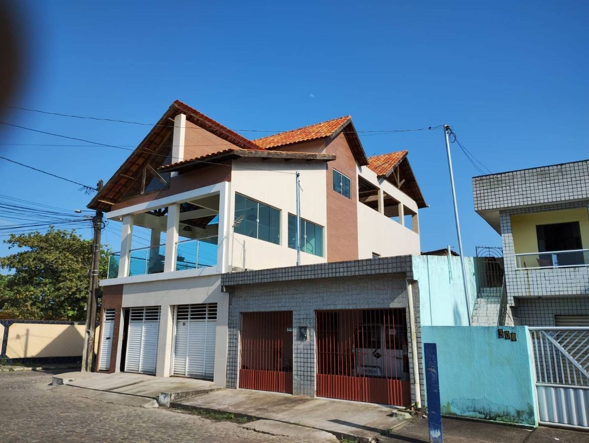 Casa com 5 quartos para Venda- Santa Rita