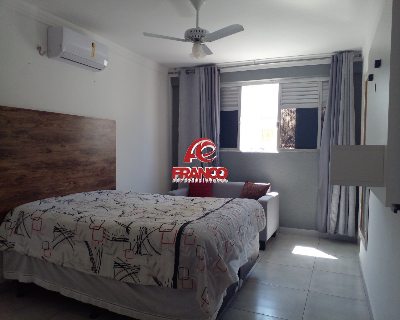 Apartamento para alugar com 3 quartos, 133m² - Foto 1