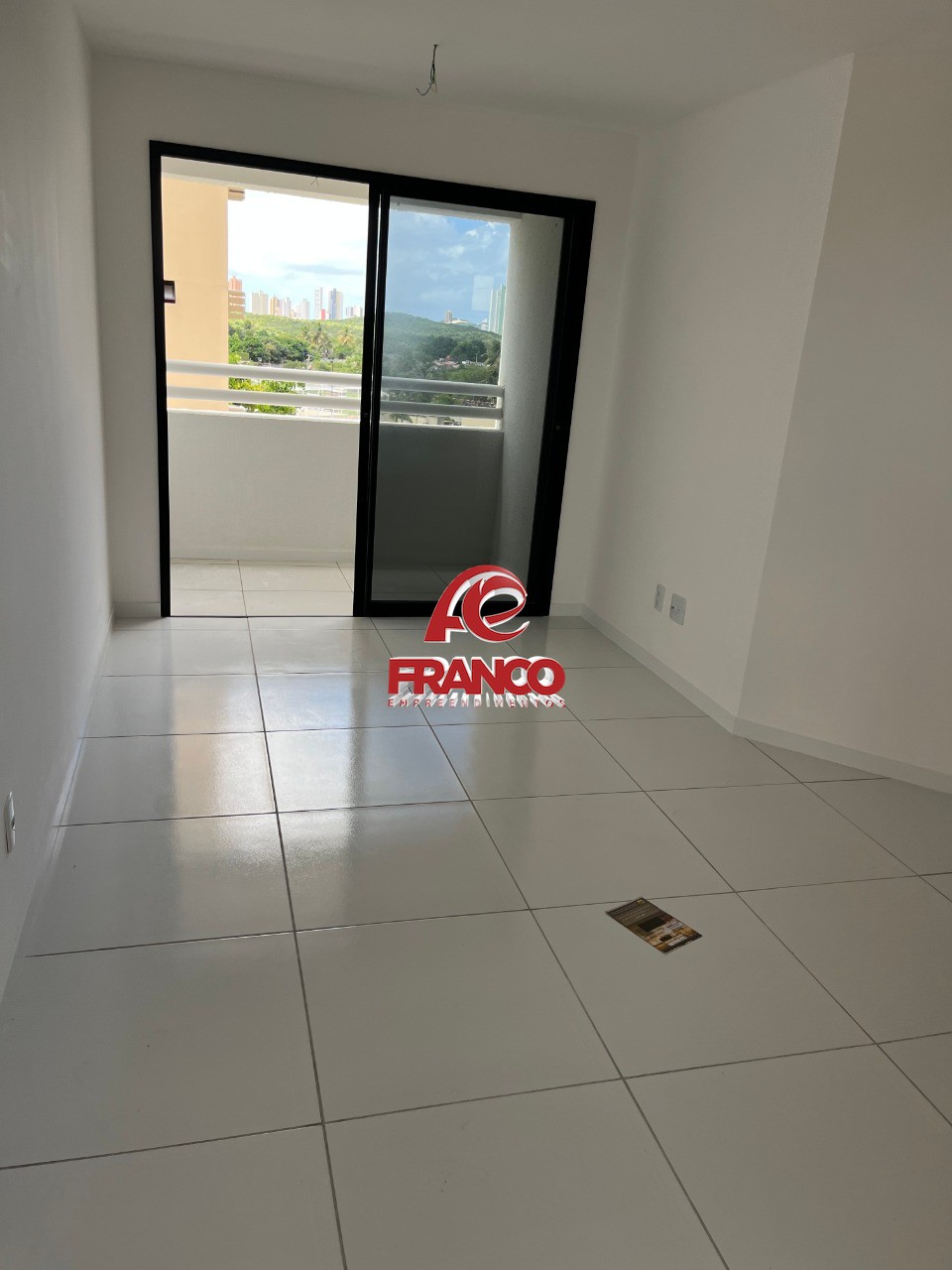 Apartamento à venda com 2 quartos, 56m² - Foto 2