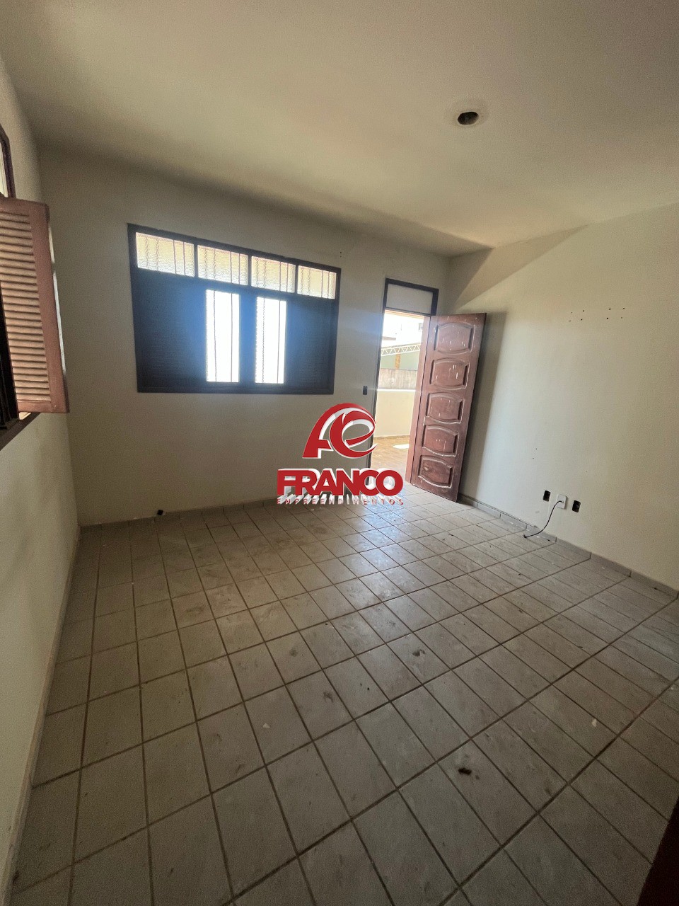 Casa à venda com 8 quartos, 480m² - Foto 12