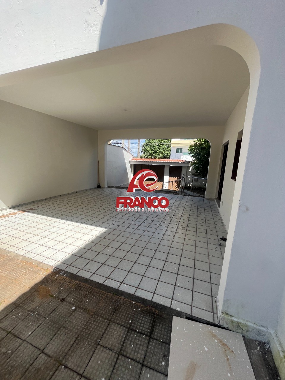 Casa à venda com 8 quartos, 480m² - Foto 43