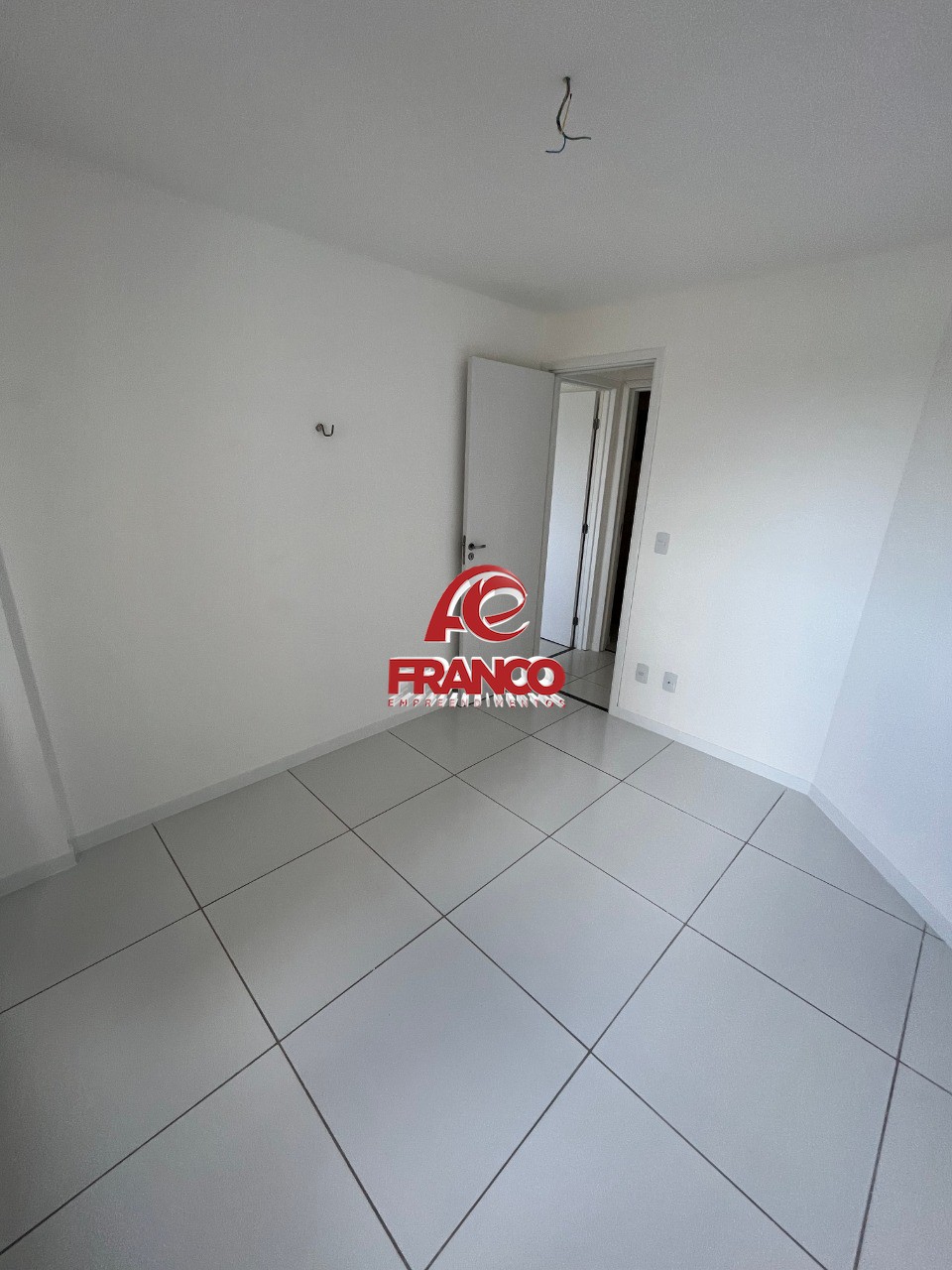 Apartamento à venda com 2 quartos, 56m² - Foto 5