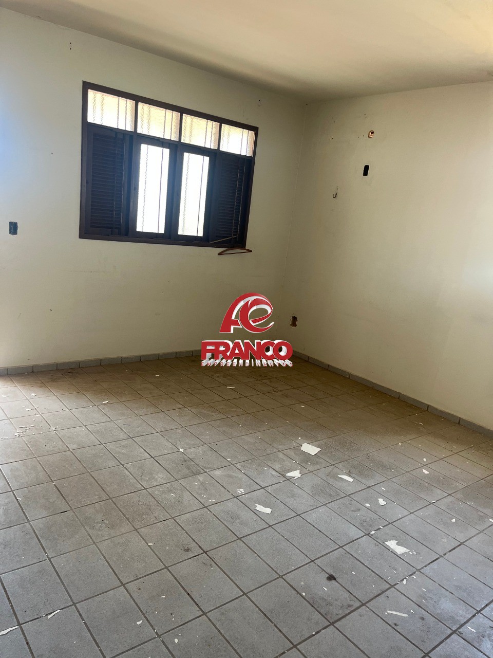 Casa à venda com 8 quartos, 480m² - Foto 14