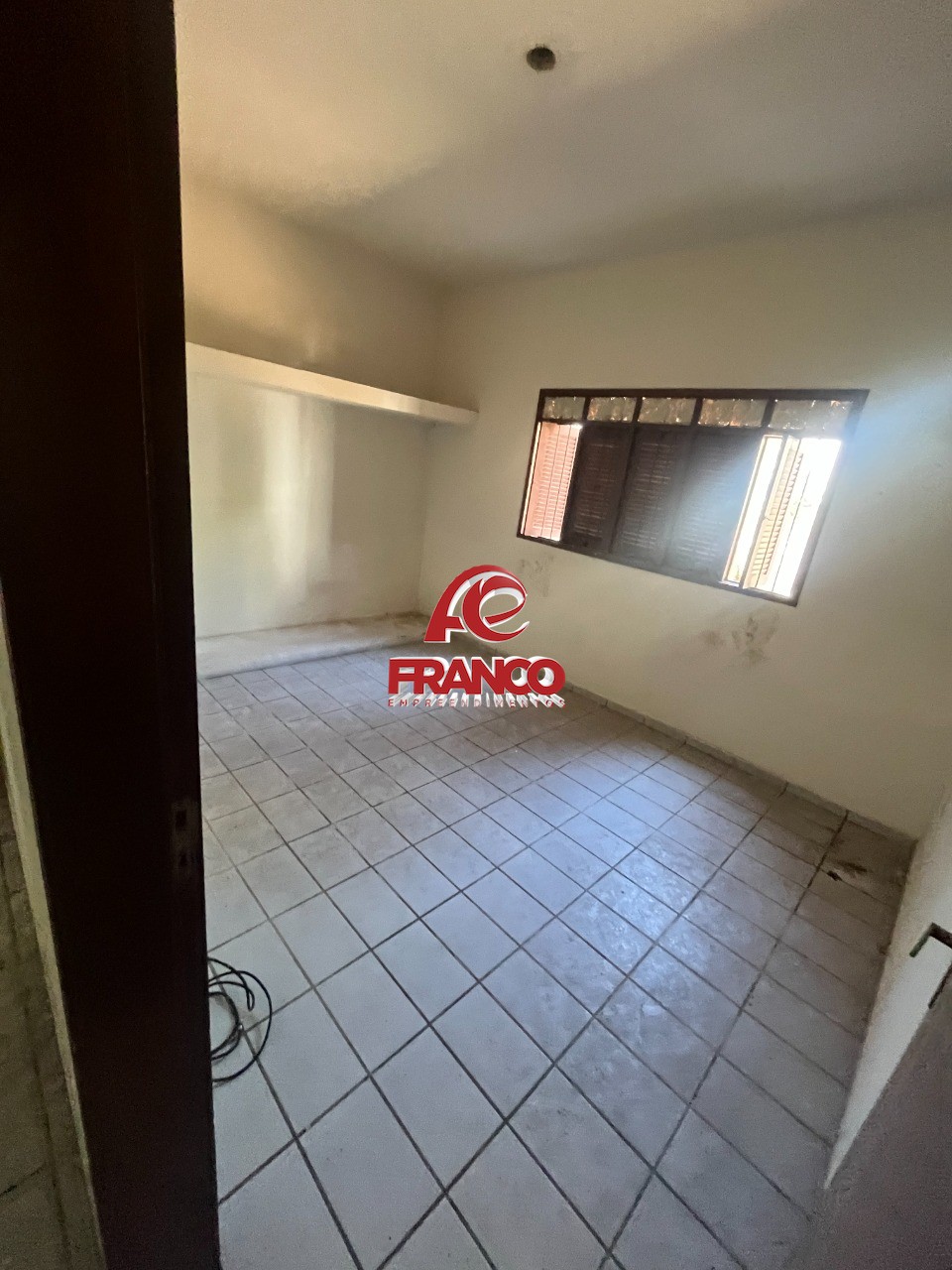 Casa à venda com 8 quartos, 480m² - Foto 35