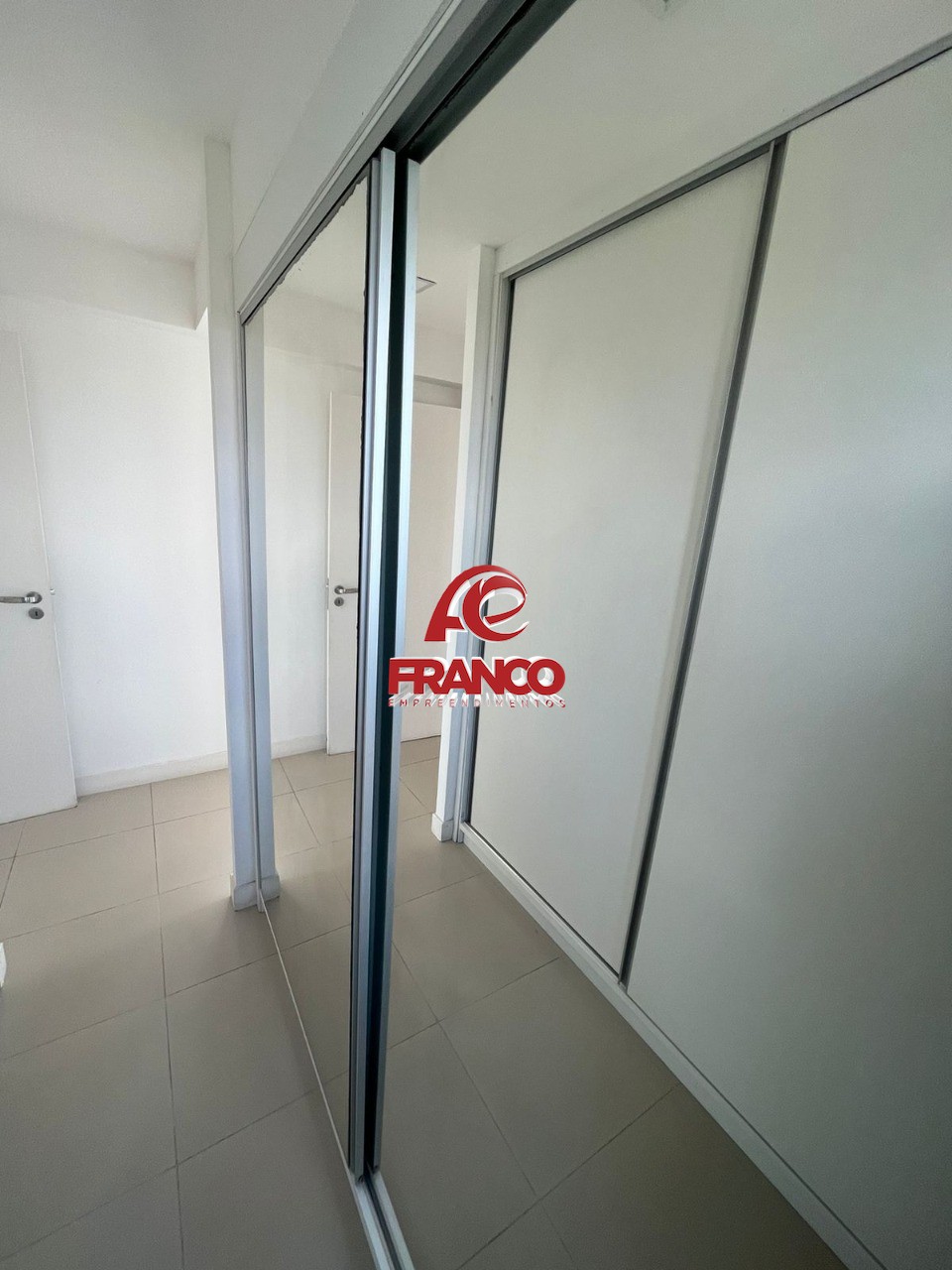 Apartamento para alugar com 3 quartos, 196m² - Foto 35