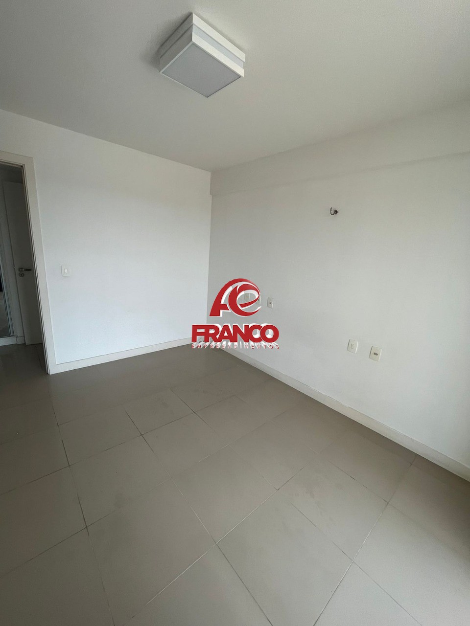 Apartamento para alugar com 3 quartos, 196m² - Foto 24