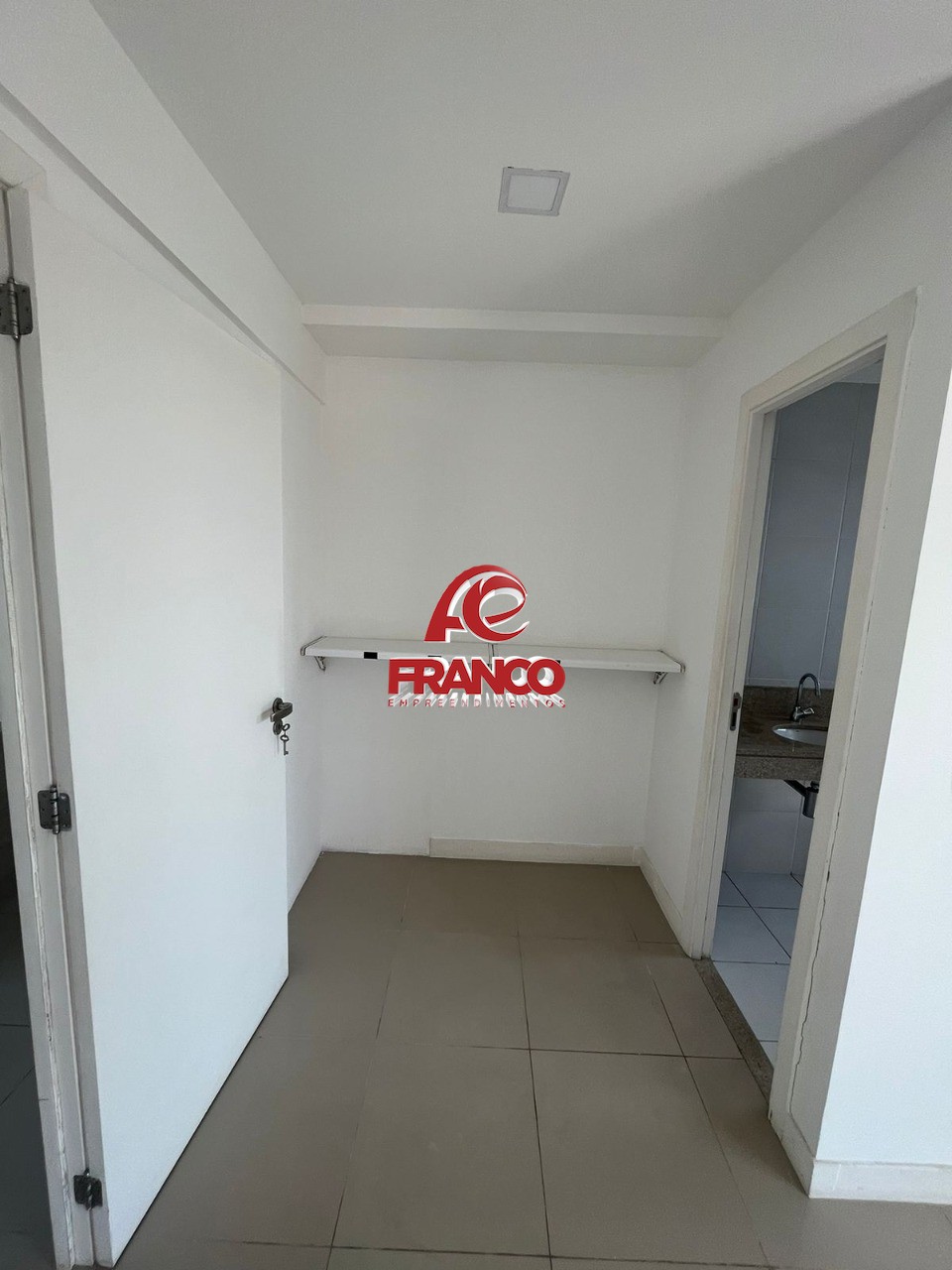 Apartamento para alugar com 3 quartos, 196m² - Foto 23