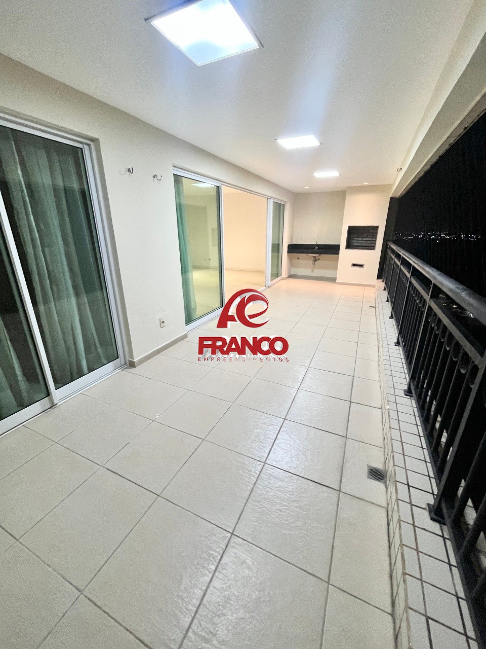 Apartamento para alugar com 3 quartos, 196m² - Foto 15