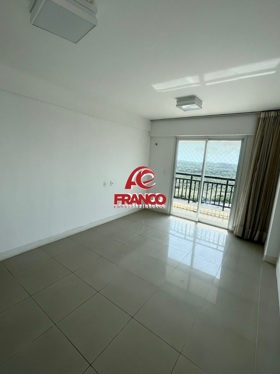 Apartamento para alugar com 3 quartos, 196m² - Foto 17