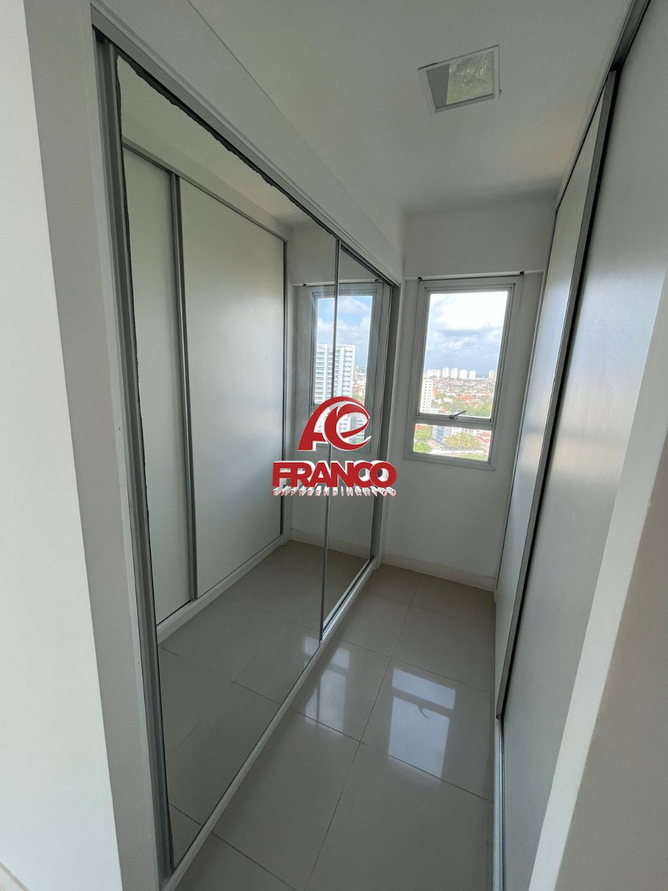 Apartamento para alugar com 3 quartos, 196m² - Foto 34