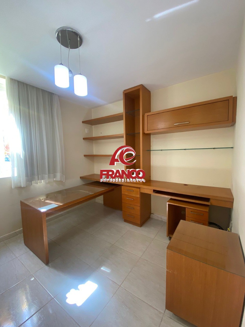 Casa à venda com 3 quartos, 300m² - Foto 9