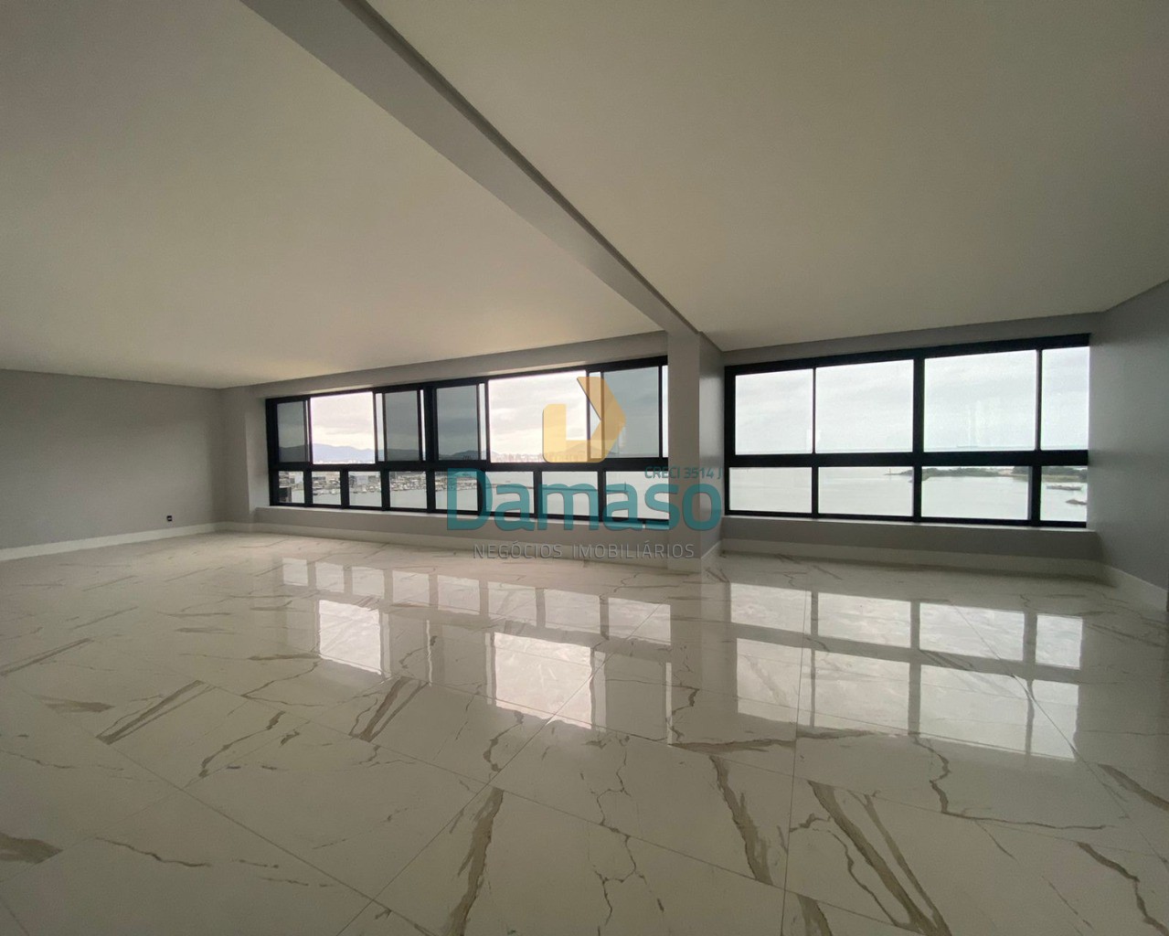 Apartamento à venda com 4 quartos, 322m² - Foto 4