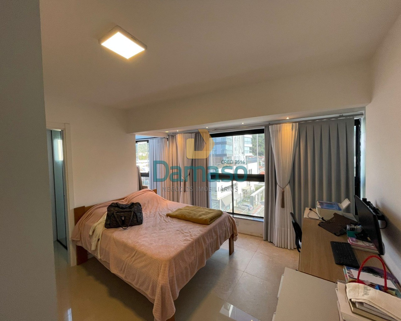 Apartamento à venda com 2 quartos, 150m² - Foto 2