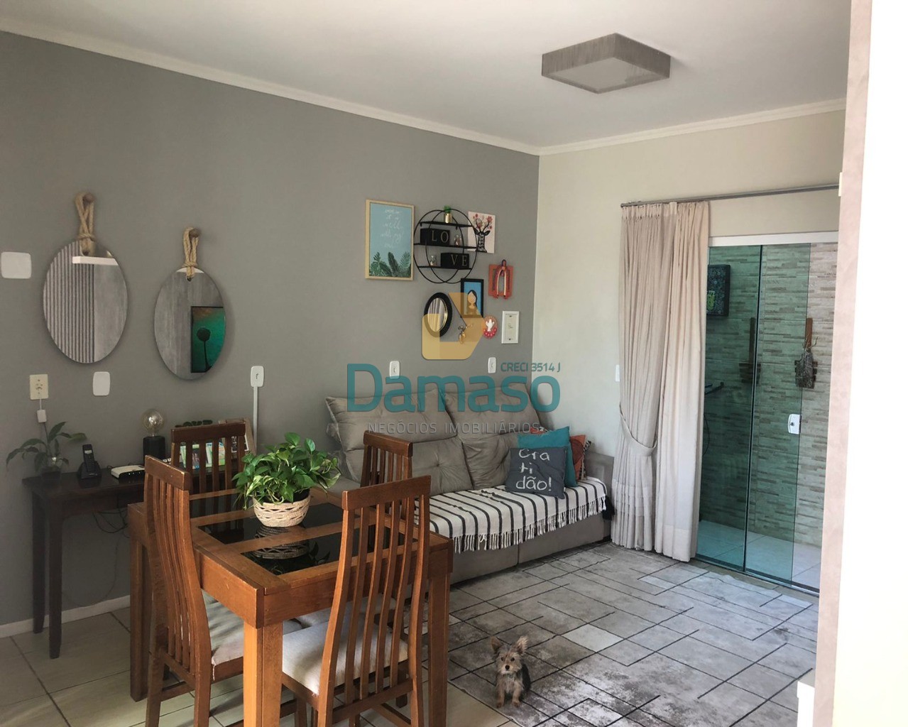 Casa à venda com 2 quartos, 77m² - Foto 2