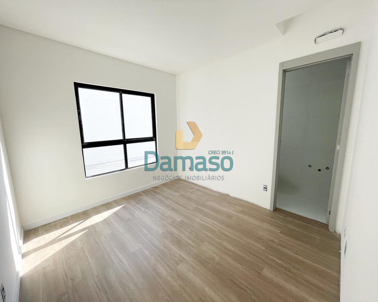 Casa à venda com 3 quartos, 155m² - Foto 2