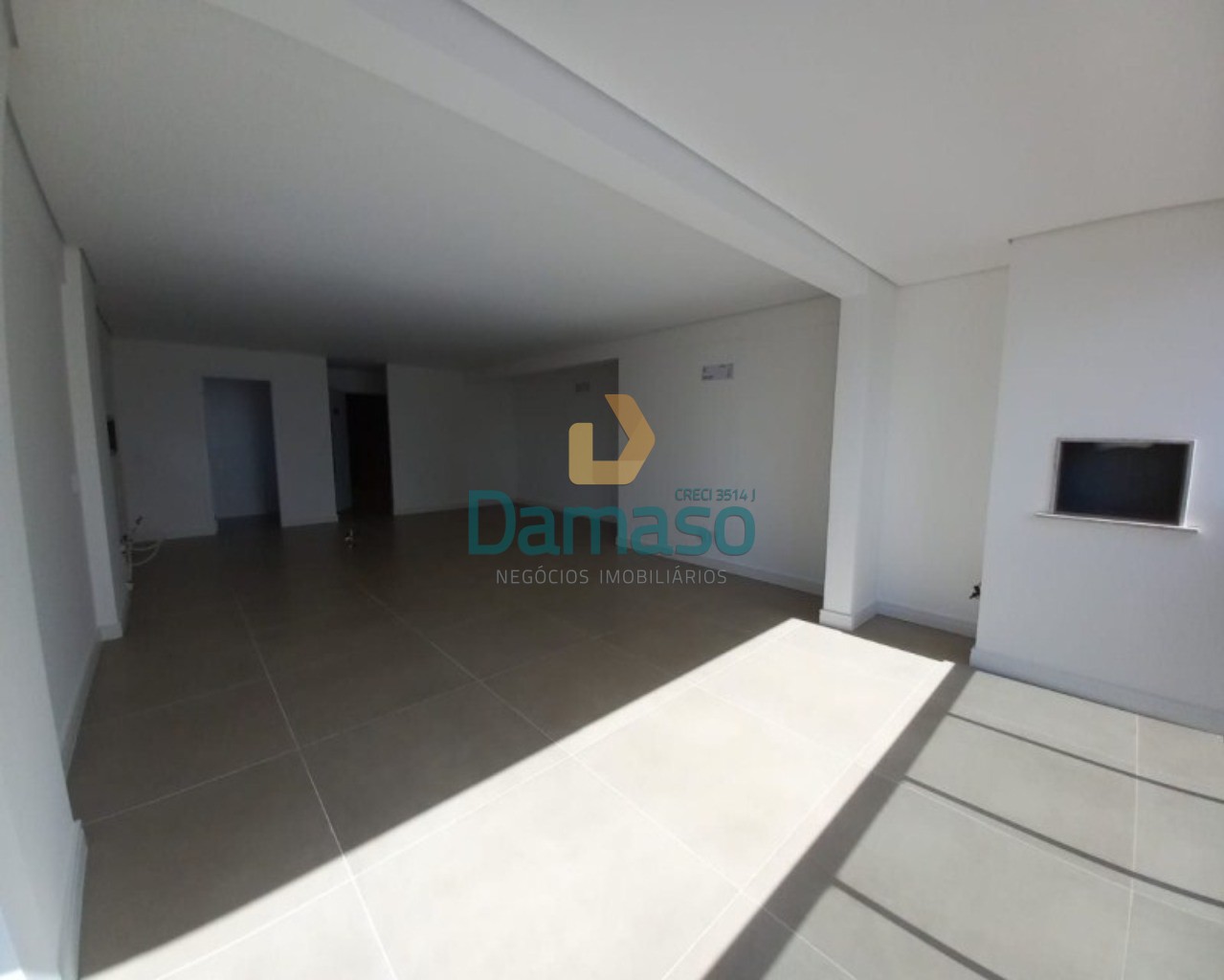 Apartamento à venda com 3 quartos, 126m² - Foto 2