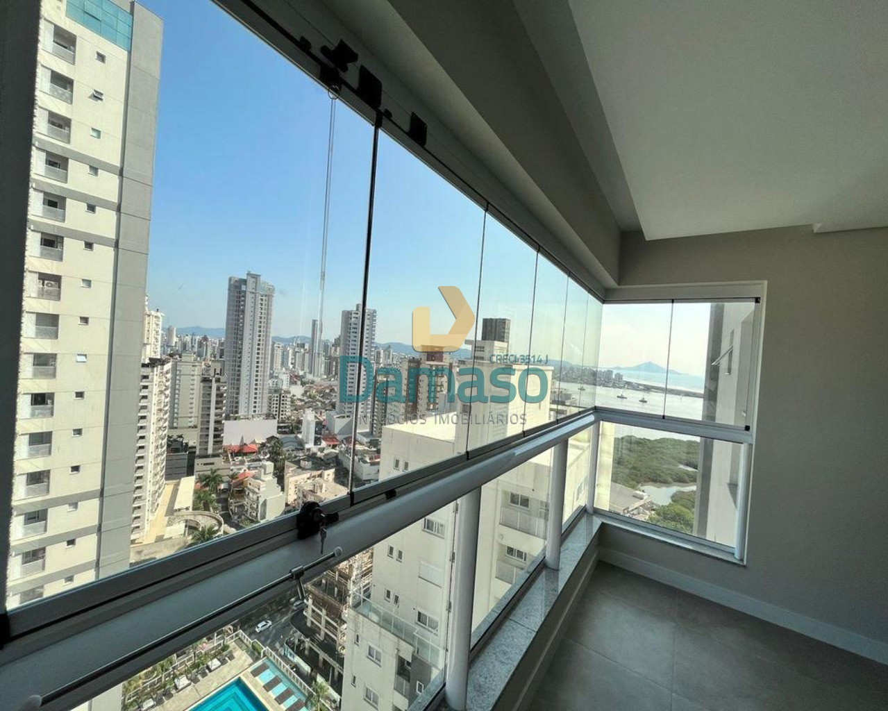 Apartamento à venda com 3 quartos, 94m² - Foto 1