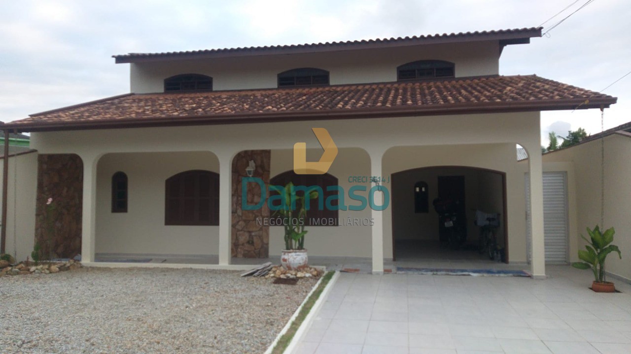 Casa à venda com 3 quartos, 140m² - Foto 2