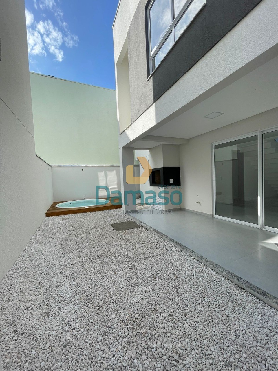 Casa à venda com 3 quartos, 163m² - Foto 3