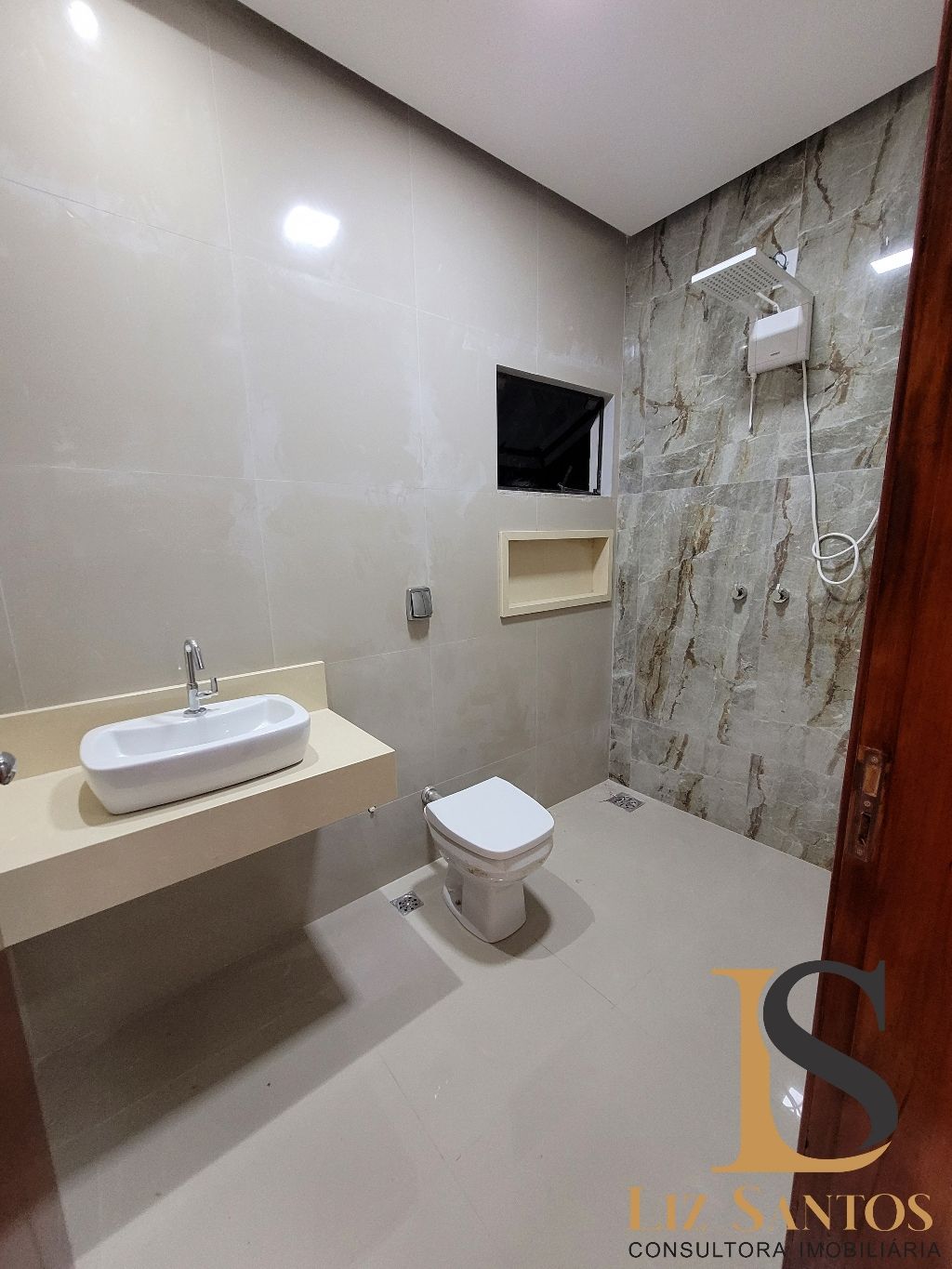 Casa à venda com 3 quartos, 175m² - Foto 4