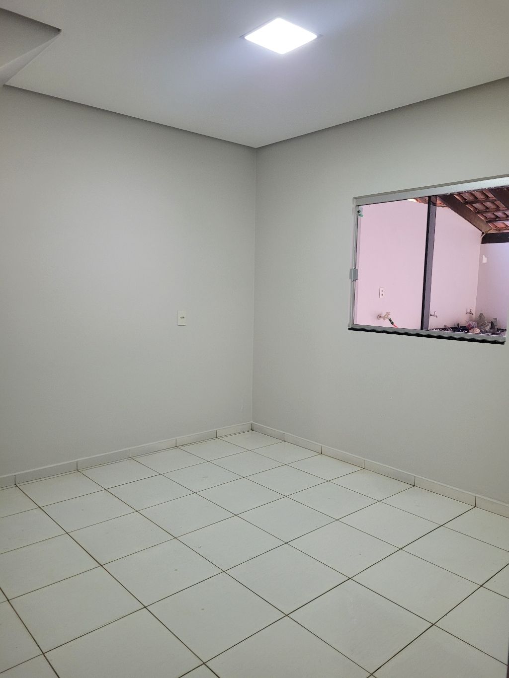 Casa à venda com 4 quartos, 250m² - Foto 2