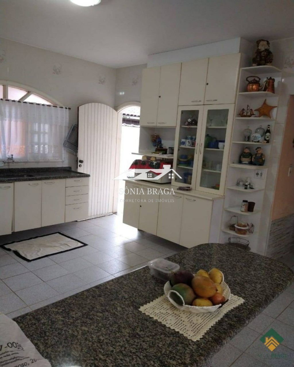 Casa à venda com 4 quartos, 190m² - Foto 15