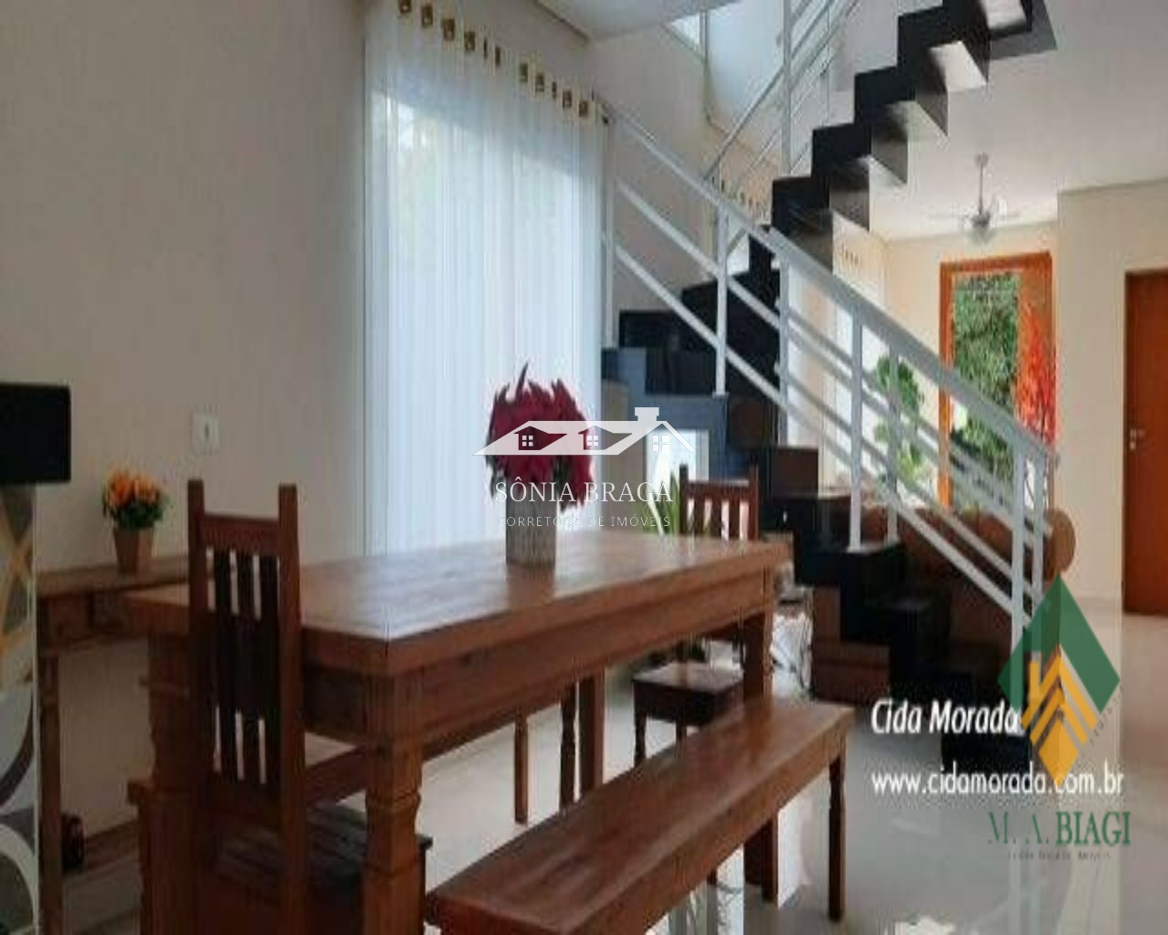 Casa à venda com 4 quartos, 160m² - Foto 2