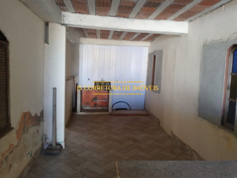 Casa à venda com 2 quartos, 450m² - Foto 14